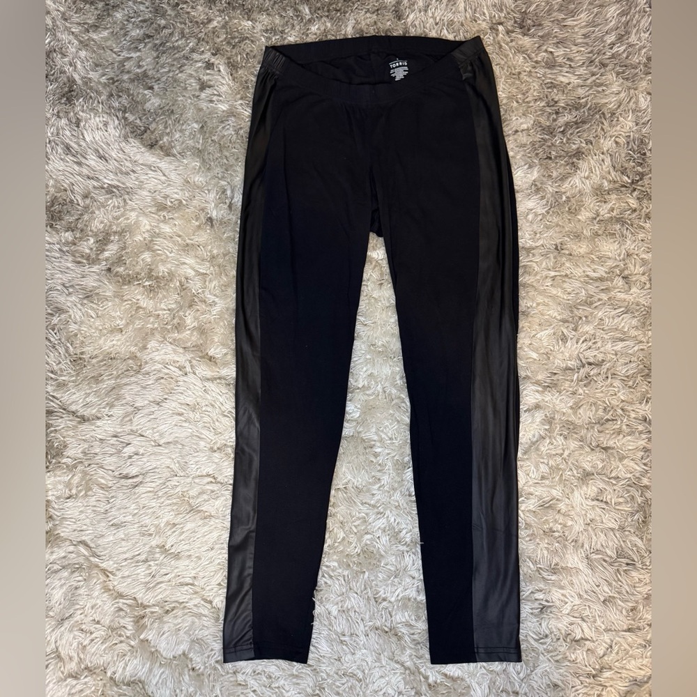 Torrid Women’s Black Leggings with Satin Side Panels 2X